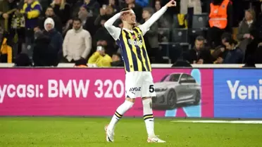 Fenerbahçe'nin Polonyalı oyuncusu Sebastian Szymanski, Konyaspor maçında 1 gol, 2 asist yaparak 3 gole katkı sağladı