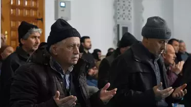 Bursa, Balıkesir ve Bilecik'teki camilerde Regaip Kandili dualarla idrak edildi