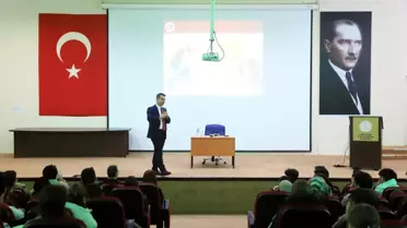 İYTE Rektörü Prof. Dr. Yusuf Baran, Çeşme'de lise öğrencileriyle buluştu