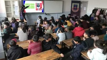 Siirt'te öğretmen ve öğrencilere siber farkındalık eğitimi verildi