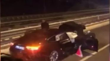 CHP Milletvekilinin Otomobili Minibüse Çarptı: Yaralılar Var