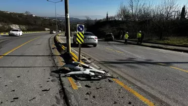 Adapazarı'nda iki otomobil çarpıştı: 2 yaralı