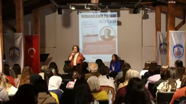 Yazar Feyza Hepçilingirler, Zesto Psomi adlı romanının söyleşisinde okurlarıyla buluştu