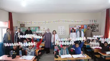 Ahlat'ta Sağlık Çalışanları Köyleri Geziyor