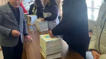 Güdül Belediyesi Öğrencilere Eğitim Seti Desteği Sağladı