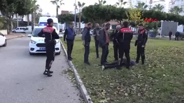 Antalya'da Psikolojik Rahatsızlığı Bulunan Adam, Annesini Öldürdü ve Tahliye Edildi
