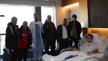 Beşiktaş Teknik Direktörü Fernando Santos, Amir Hadziahmetovic'e geçmiş olsun ziyaretinde bulundu