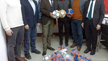 Simav Kaymakamlığı, Eğitim Kurumlarına 525 Adet Voleybol ve Futbol Topu Bağışladı