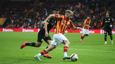 Galatasaray'ın yıldızı 10 dakikada hem kendi kalesine hem de rakip kaleye gol attı