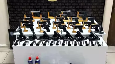 Batman'da yapılan operasyonda çok sayıda silah ele geçirildi, 3 şüpheli tutuklandı