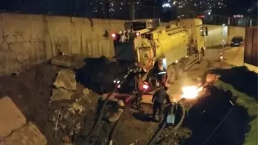 İZSU, Büyük Kanal'da Temizlik Çalışmalarını Sürdürüyor