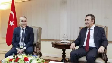 Cevdet Yılmaz, Uganda Başbakanı ve Türk Toplumu Temsilcileri ile görüştü