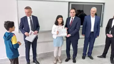 Çankırı'da Öğrenciler Karnelerini Aldı