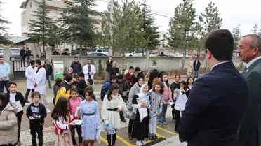 Konya, Karaman, Aksaray ve Afyonkarahisar'da öğrenciler karnelerini aldı