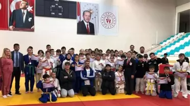 Sinop Gerze Halk Eğitim Merkezi Judo Kursu Öğrencileri 41 Madalya Kazandı