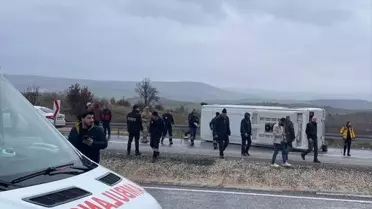 Dicle Gençlikspor kafilesini taşıyan midibüsün devrilmesi sonucu 8 kişi yaralandı