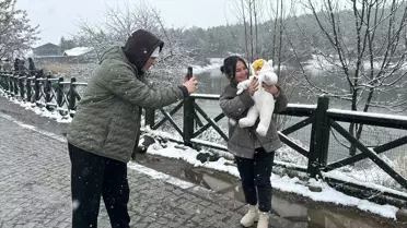 Yozgat'ta Kar Yağışı: Evler ve Araçlar Beyaza Büründü