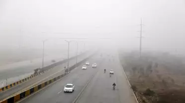 İslamabad ve Rawalpindi'de Yoğun Sis Hayatı Olumsuz Etkiledi