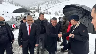 CHP Genel Başkanı Özgür Özel, Kamer Genç'i mezarı başında anıldığı törende konuştu