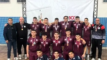 KKTC Şampiyonu Yakın Doğu Koleji Erkek Hentbol Takımı Türkiye Gençler Hentbol Şampiyonası'nda finale yükseldi