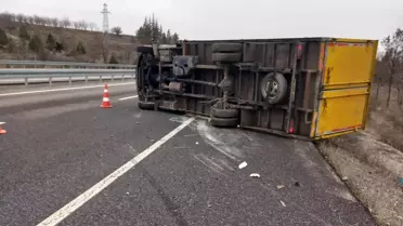 Konya Seydişehir'de Kargo Kamyoneti Devrildi: 1 Ölü, 1 Yaralı