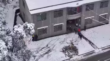 Çin'de Drone ve Robot Kullanılarak Elektrik Hattının Buzu Çözüldü