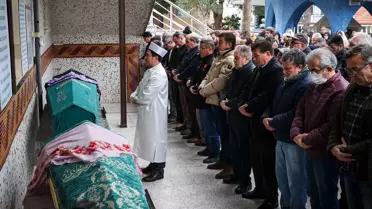 İzmir'de Cinayet-Suçlu İntihar Olayında Ölenler Toprağa Verildi