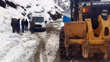 Karla Mücadele Ekipleri Kalp Hastası Kadını Hastaneye Yetiştirdi