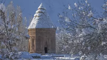 Van'da Akdamar Adası Karla Kaplandı