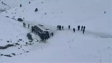 Sivas'ta Cenaze Dönüşü Otobüs Kazası: 14 Yaralı