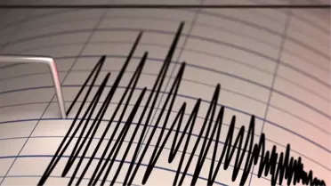 İzmir'de 5.1 büyüklüğünde deprem