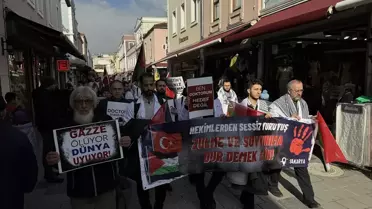 Sakarya'da Hekimler ve Sağlık Çalışanları İsrail'in Gazze'ye Yönelik Saldırılarını Protesto Etti