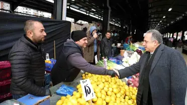 Talas Belediye Başkanı Mustafa Yalçın, Salı Pazarı'nda esnaf ve vatandaşlarla buluştu