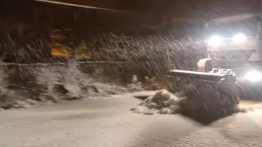 Mersin'de Kar Küreme ve Tuzlama Çalışmaları Yapıldı