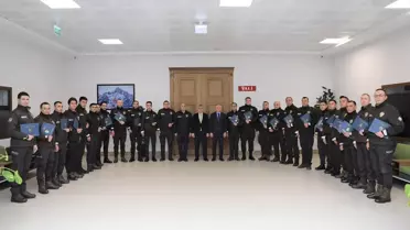 Niğde Valisi, 24 çarşı ve mahalle bekçisine başarı belgesi verdi