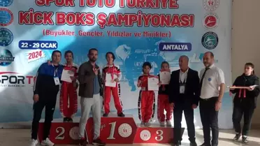 Niğde Kick Boks Takımı, Türkiye Kick Boks Şampiyonası'ndan 5 madalya ile döndü
