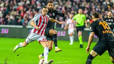 Galatasaray, Samsunspor'u 2-0 mağlup ederek liderliğe yükseldi