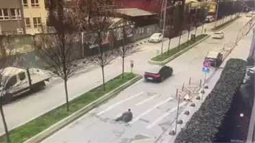 Beyoğlu'nda alacak verecek meselesi yüzünden adam silahla vuruldu