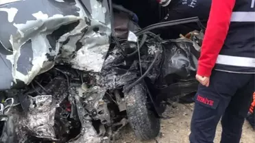 Şanlıurfa'da Otomobil Çarpışması: 1 Ölü, 2 Yaralı