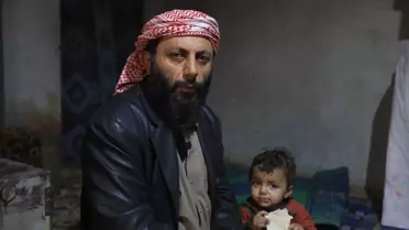 Afrin'deki depremde ailesini kaybeden baba: Çocuklarım annelerinin öldüğüne inanamıyor