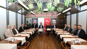 AK Parti İnegöl Belediyesi Başkan Aday Adayları İstişare Toplantısında Buluştu