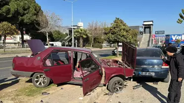 Aydın'da Otomobil Duraktaki İnsanlara ve Trafoya Çarptı: 3 Yaralı