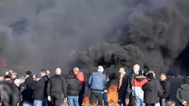 Lübnan'da Emekli Askerler Gösteri Düzenledi