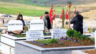 Kahramanmaraş Depreminde Hayatını Kaybedenlerin Yakınları Mezarlıklara Akın Etti