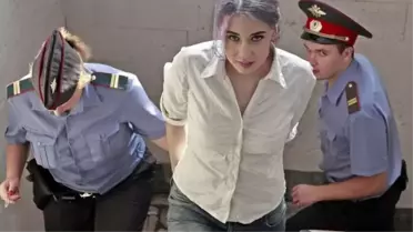 Rusya'da öğretmen öğrencisini cinsel tacizle suçlandı