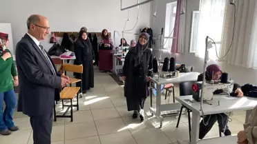 Domaniç Belediyesi Halk Eğitim Merkezine Makine ve Ekipman Teslim Etti