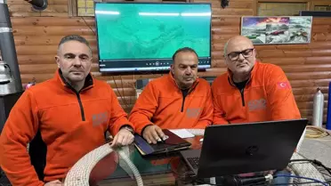 Hopa'da Hayalet Ağ Temizliği Yapan Dalgıçlar Parçalanmış Gemi Batığı Buldu