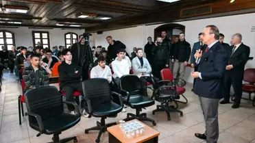 Kocaeli Valisi Seddar Yavuz, İzmit İmam Hatip Lisesi'ni ziyaret etti