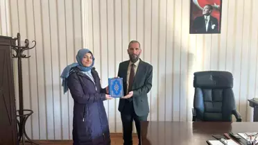 Erzurum Müftülüğü'nden öğrencilere Kur'an hediyesi