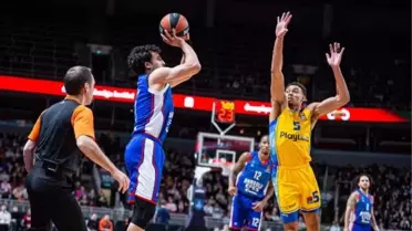 Anadolu Efes, Maccabi Playtika Tel Aviv'i mağlup etti